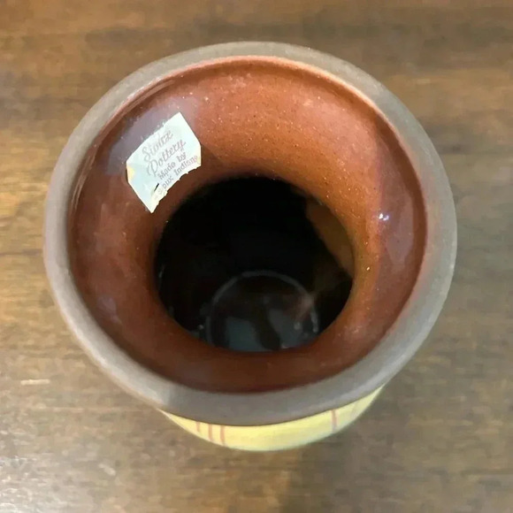 Vintage Sioux Indians Signed Pottery Vase Flat Bottom Sioux Indian Label EUC - Picture 5 of 8